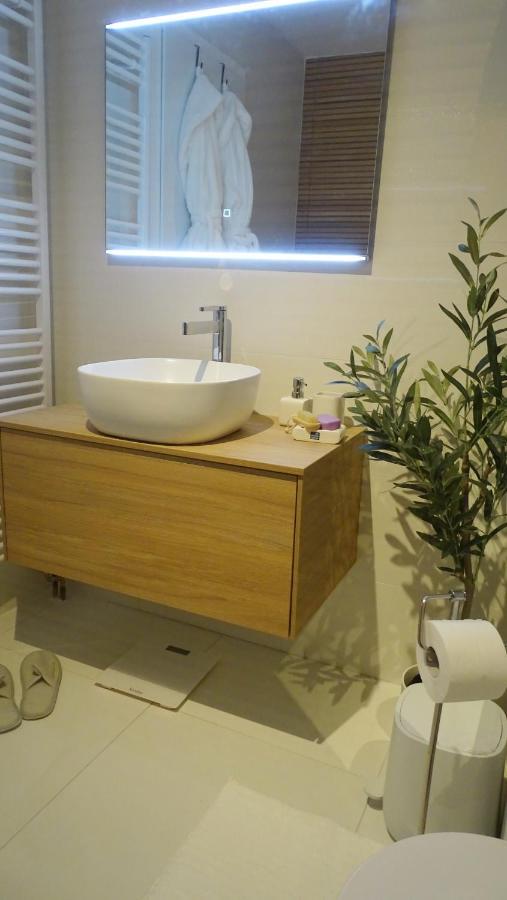 Petite Grey Apartment With Free Private Parking Zagreb Luaran gambar